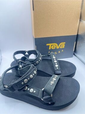 Teva New Women's 8 Black Midform Universal Studded Platform Sandals